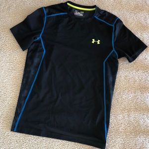 Men’s Under Armour heat gear fitted shirt. Size small